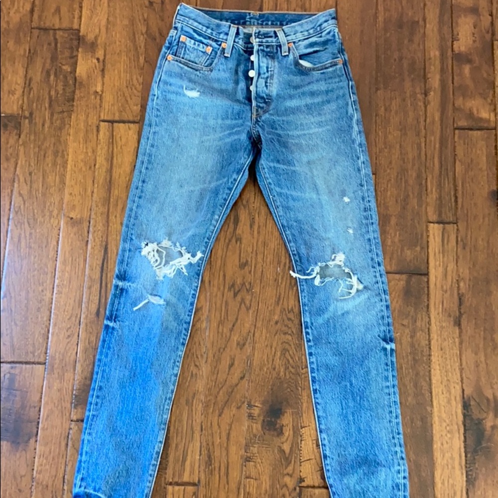 Darker Levi’s Ripped Vintage Mom Jeans Size 25